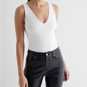 Seamless Fabric V Neck Body Suit